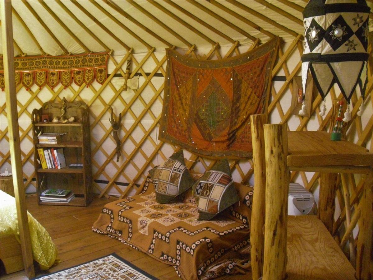 Green Man Yurt Penela Exterior foto
